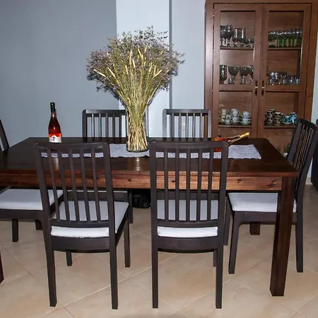 Apartment Agis *